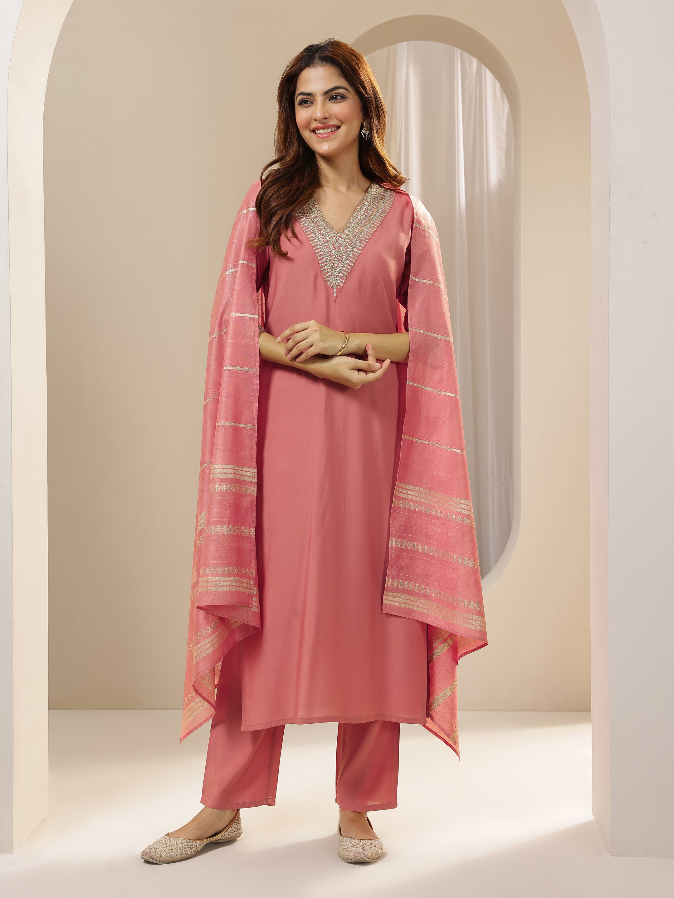 Gerua Peach Embroidered Silk Blend Straight Suit Sets With Dupatta